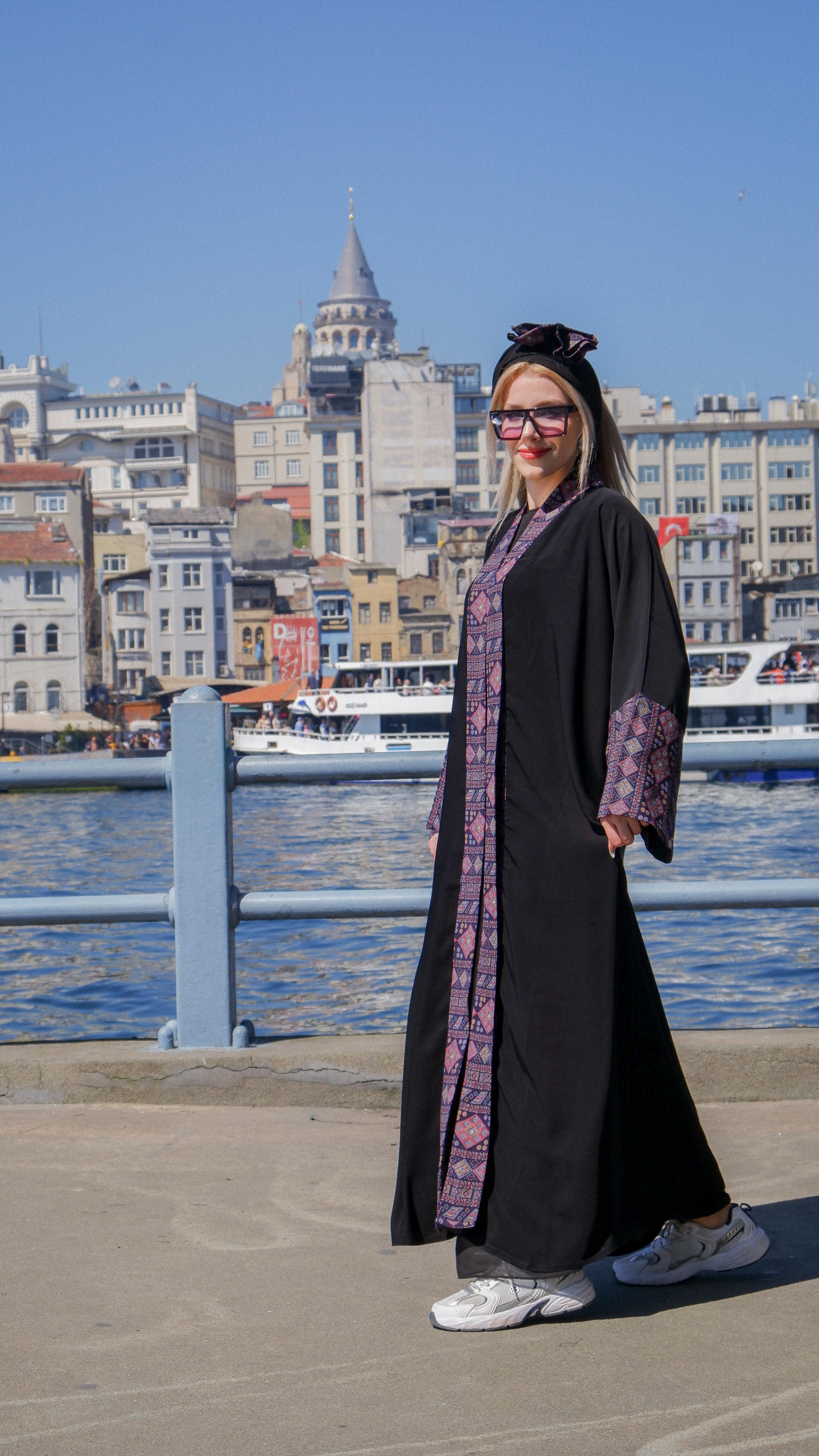 Modern Şeritli Ferace